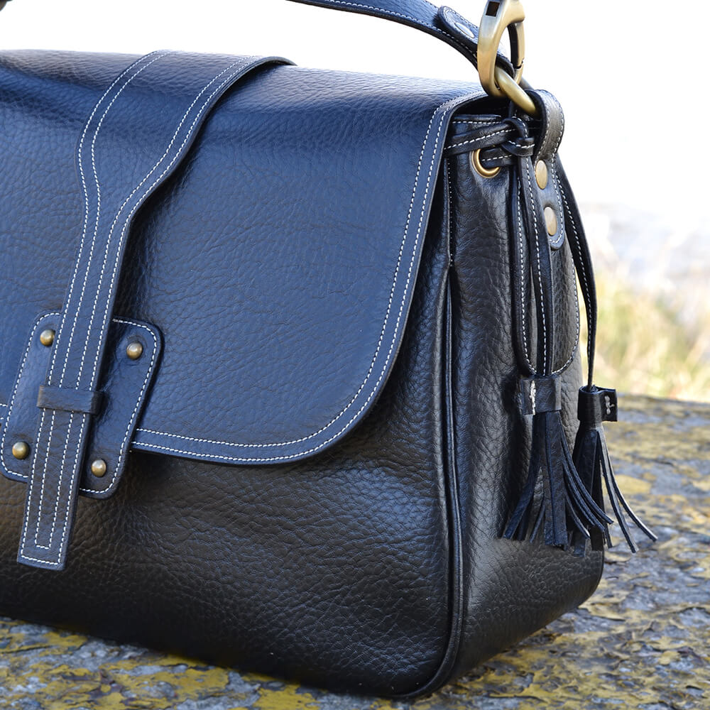 poseta piele neagra