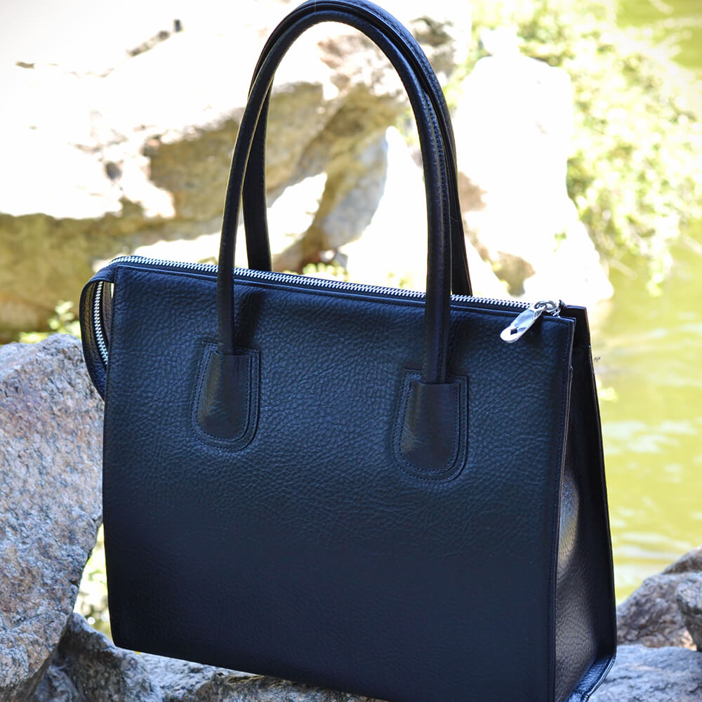 poseta piele neagra