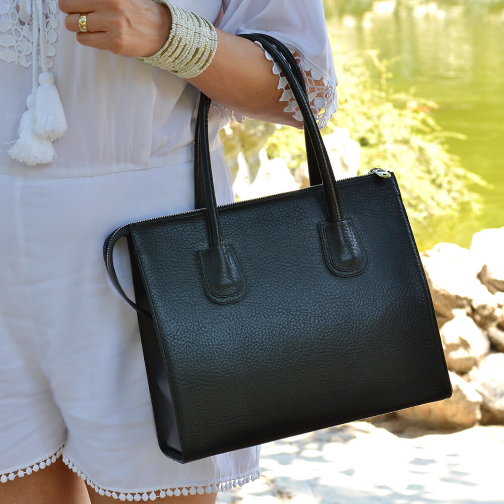 poseta piele neagra