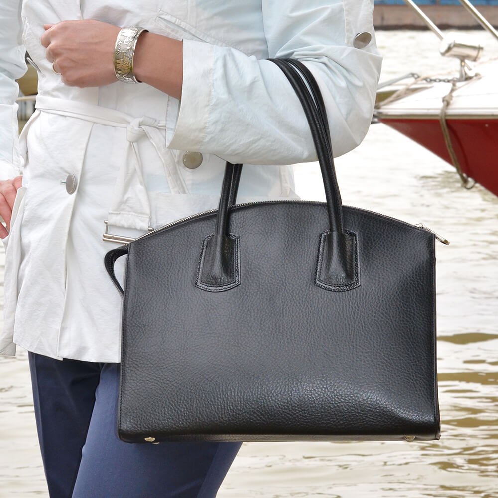 poseta piele neagra