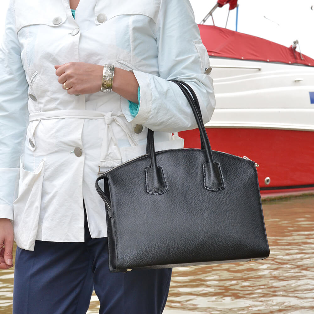 poseta piele neagra
