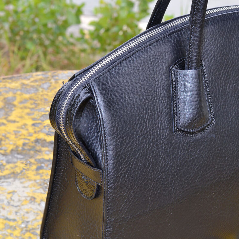 poseta piele neagra