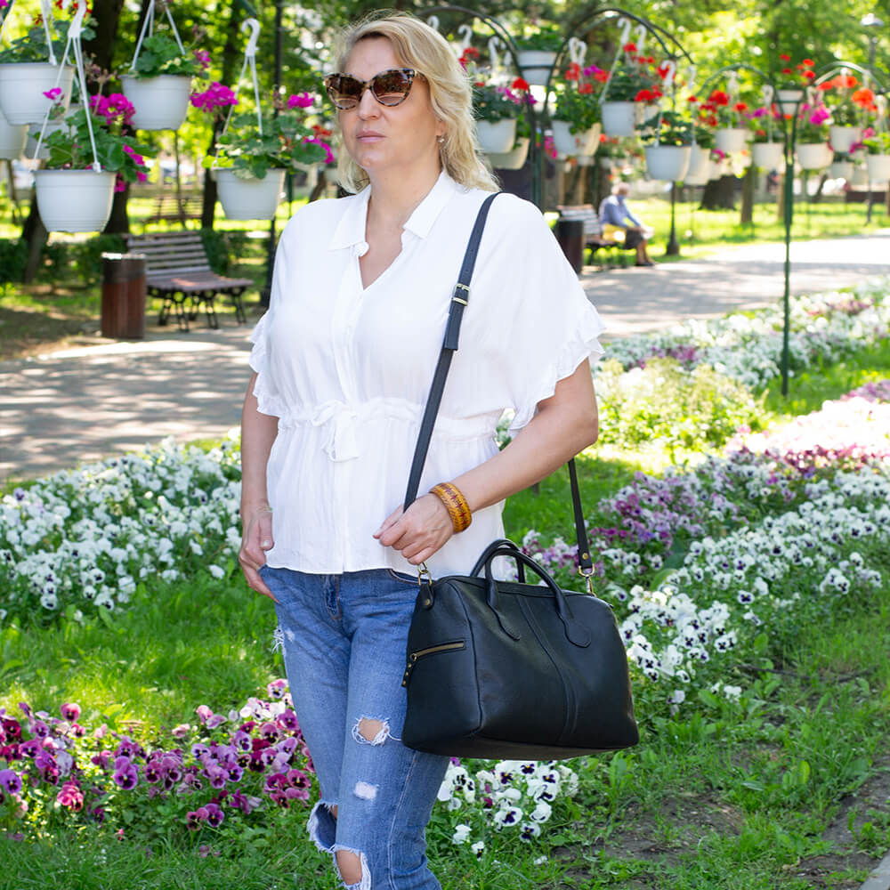 poseta neagra din piele naturala